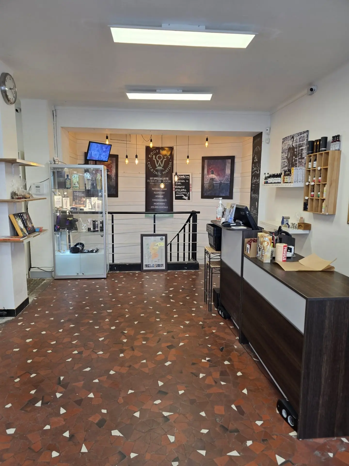 Entrée du magasin pour barman et amateurs de cocktails | OOGY WAWA Paris 15