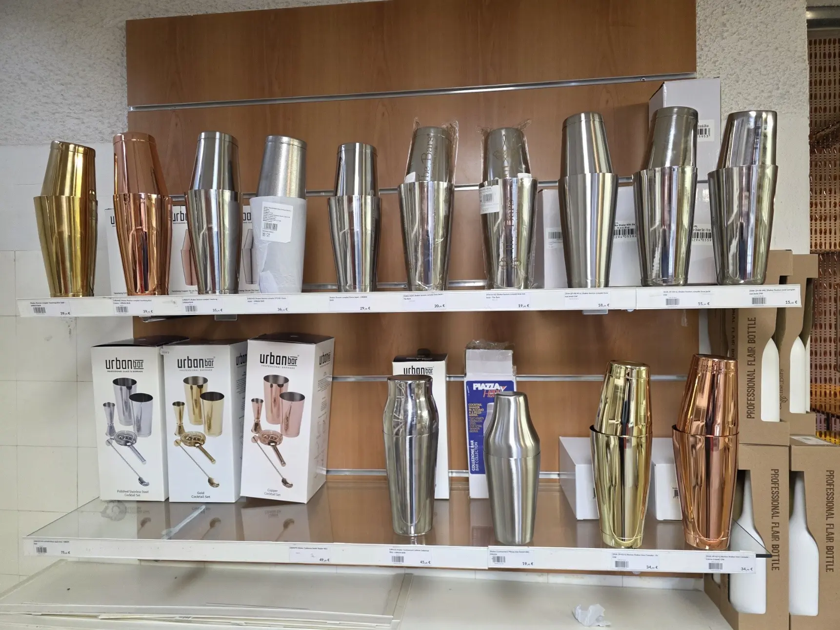 Shakers cocktails | OOGY WAWA Paris 15